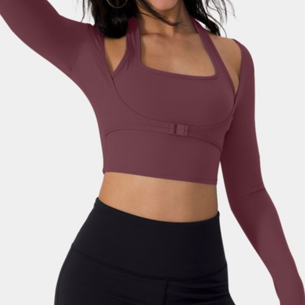 NWT! Halara long sleeve workout top, built in sports bra.